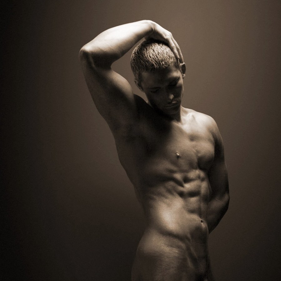 Фотосессия голых мужчин