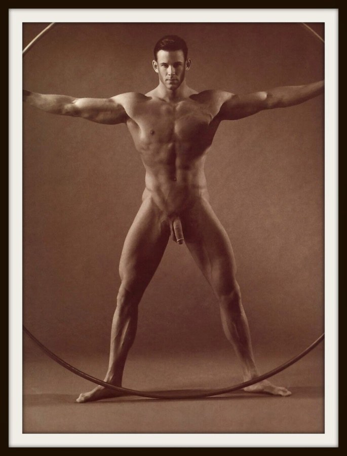 Идеальный голый мужчина