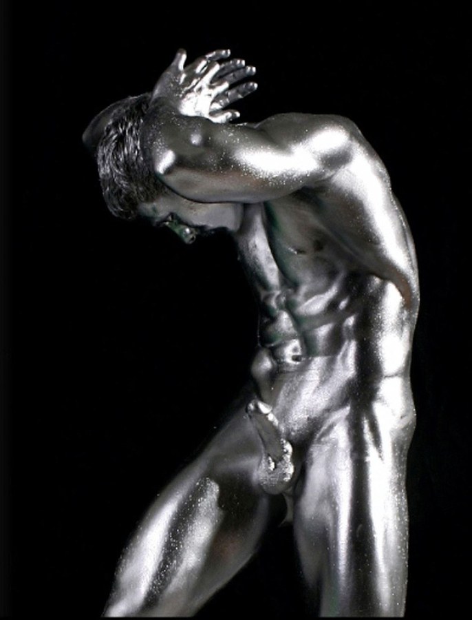 Красивые голые парни в масле