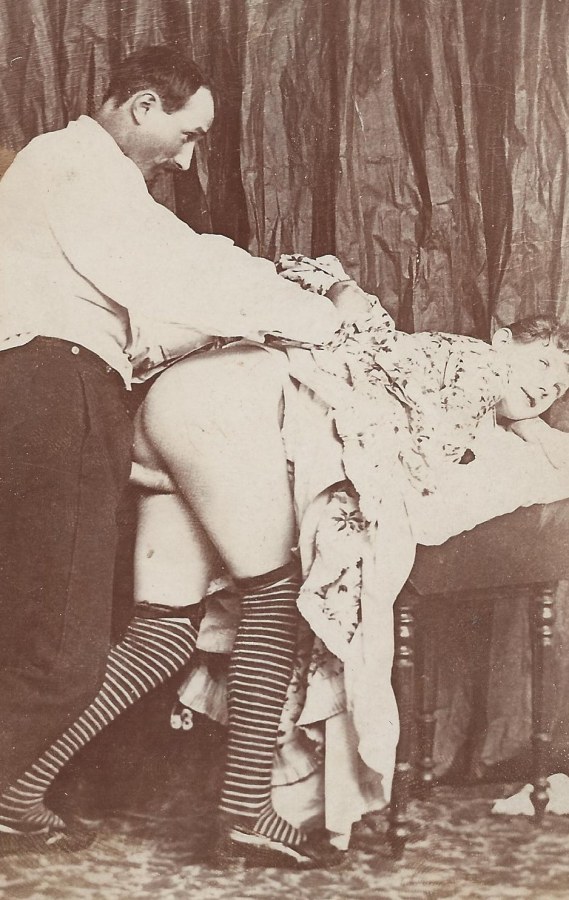 Старые порнографические снимки