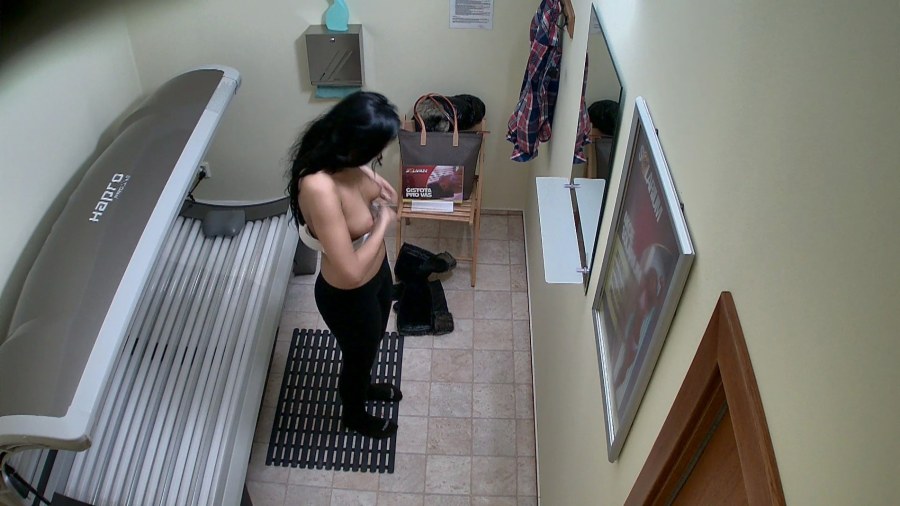 Вертикальный солярий голая