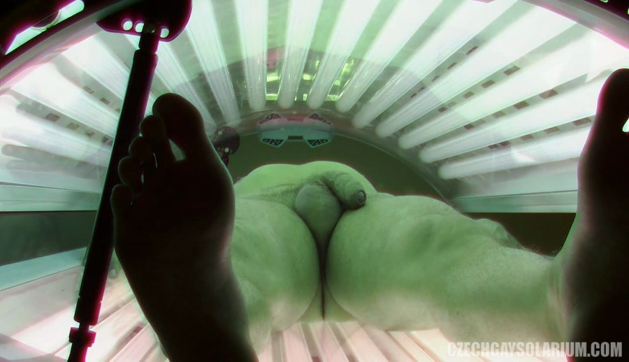 Скрытая камера в солярии