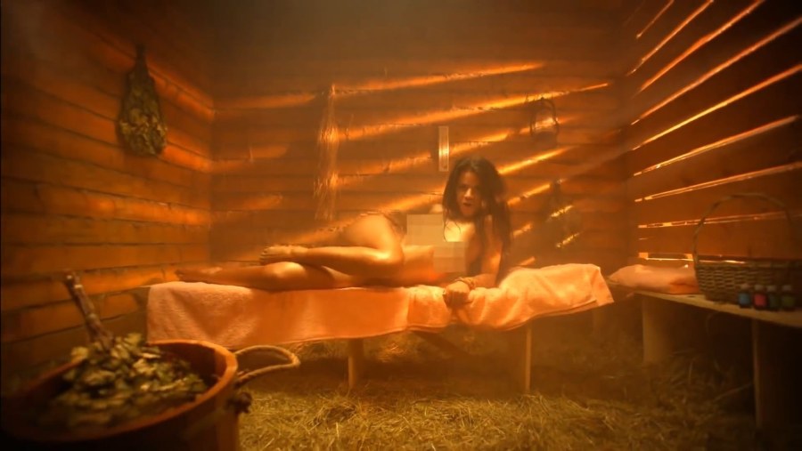 Девушка оголила в сауне