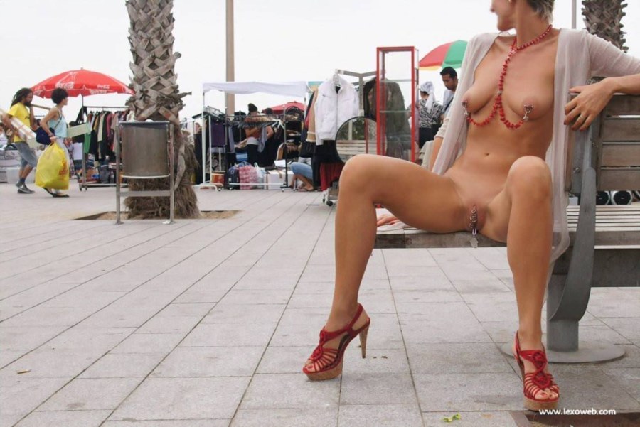 Публичный трах на улице