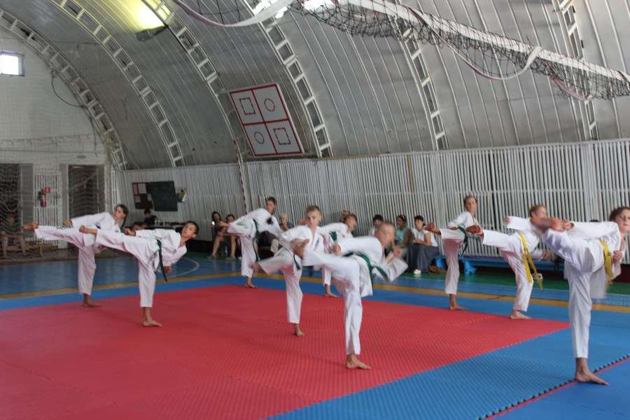 Молодежь вербуют