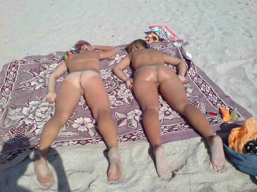 Женский эксгибиционизм на пляже