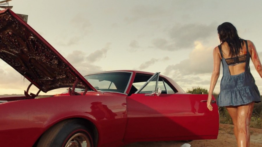 Кристин Милиоти зависнуть в Палм Спрингс