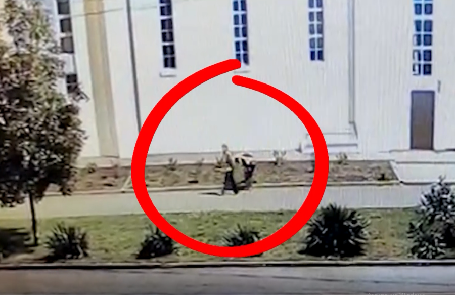 Голые девки в раздевалке на пляже