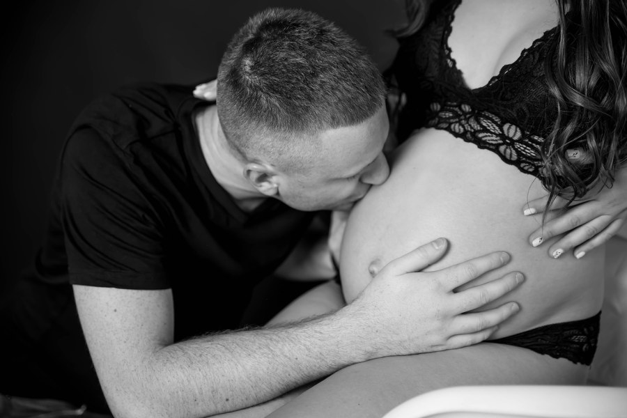 Страстный поцелуй