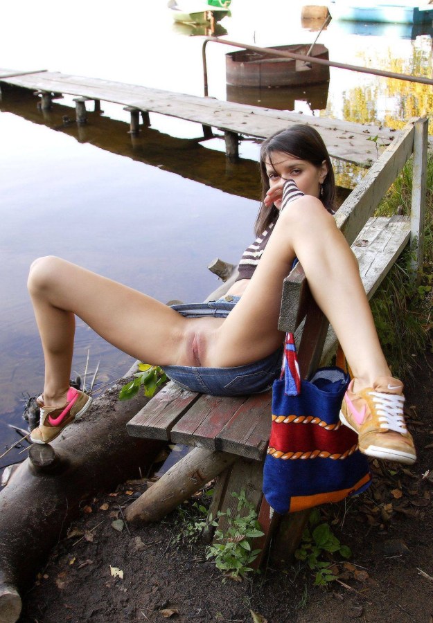 Даника Коллинз без трусов