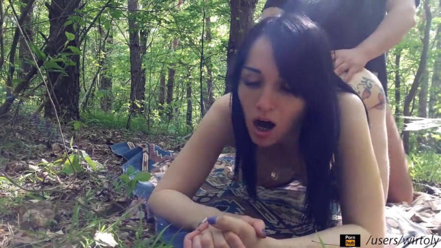 Carla Jessi стоя в полный рост pussy xxx