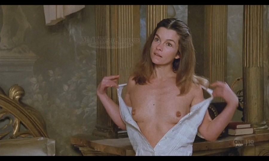 Images naked genevieva Gandi in Black stocking Spreading