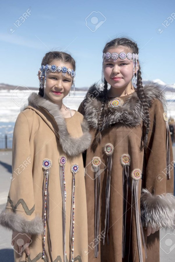 Чукотские девушки в купальнике