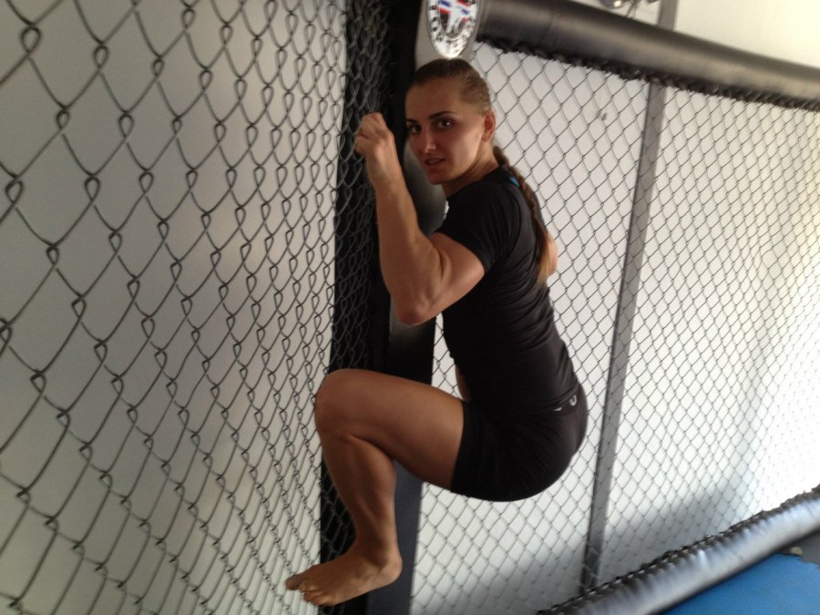 Александра Албу feet