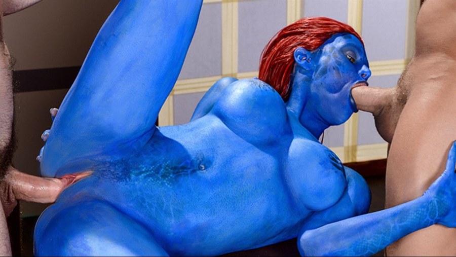 Рокси Картер анал у бассейна