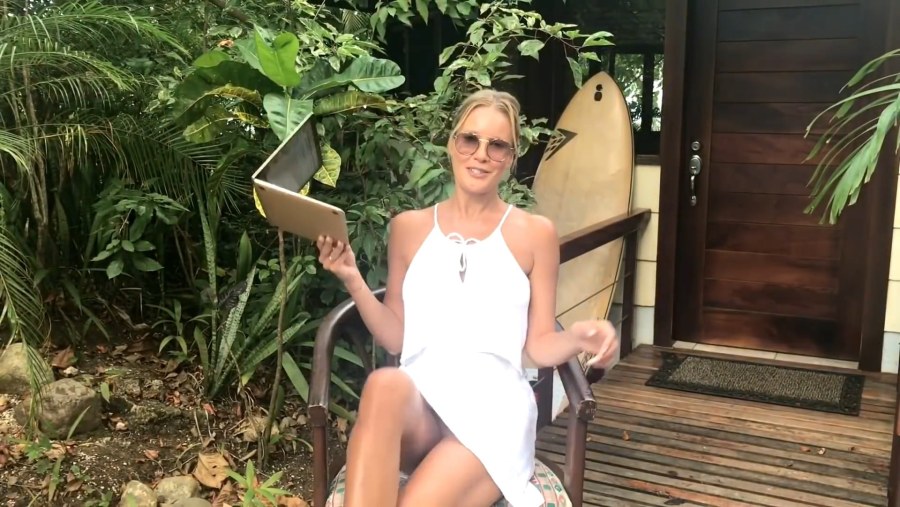 Тетка засветилась на улице