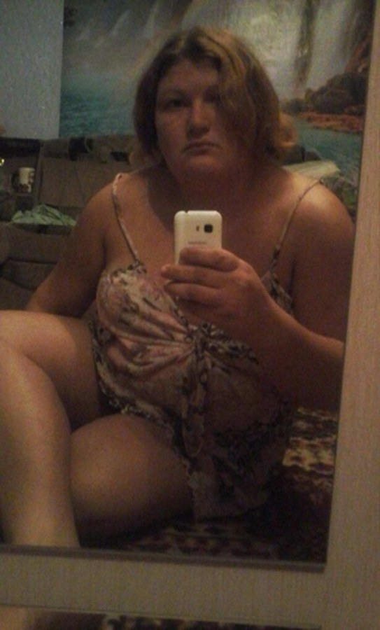 У невесты задралось платье