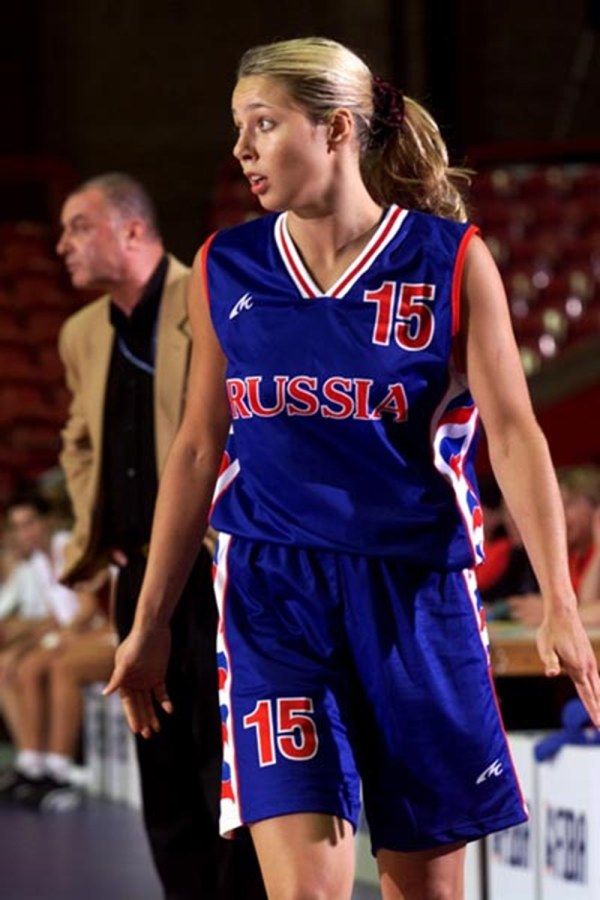 Илона Медвецки ноги