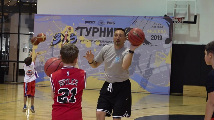 Илона Коринец