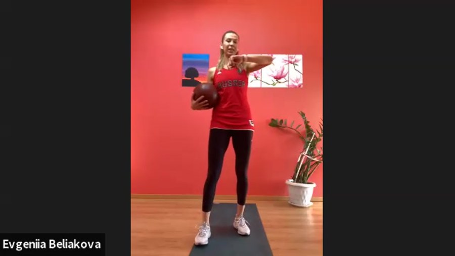 Илона Корстин ножки