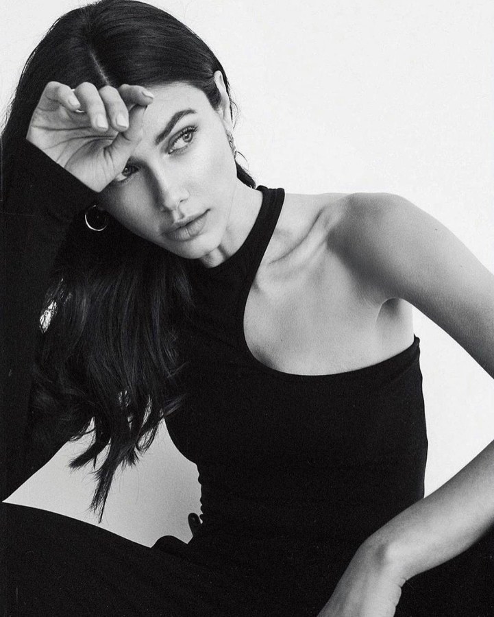 Лаура де Брольи