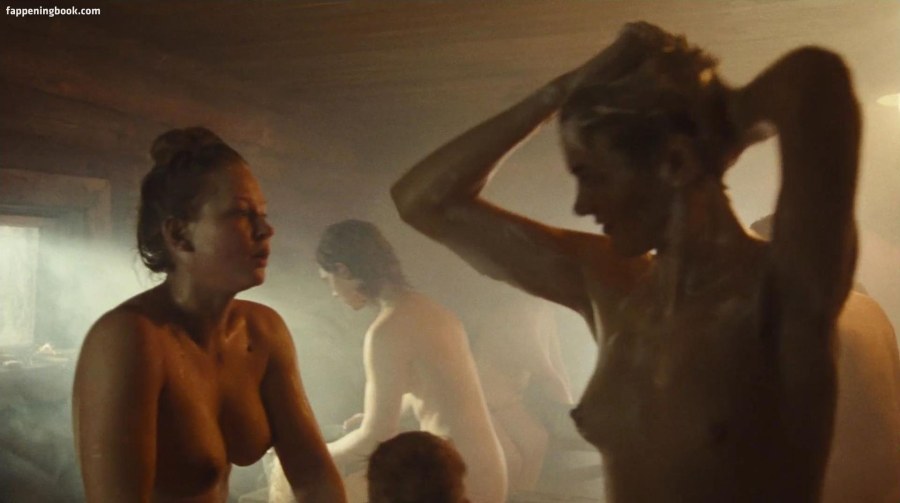 Анастасия Уколова-Зенкович ню