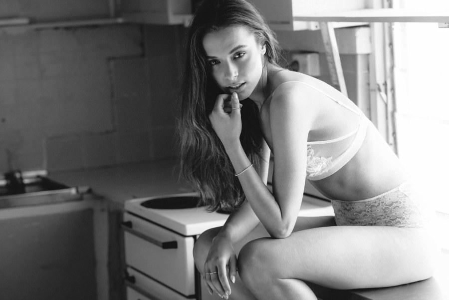 Эммануэль Беар в фильме 1994