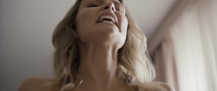 Каролина Шимчак сиськи 365