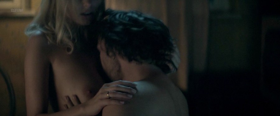 Каролина Шимчак сиськи