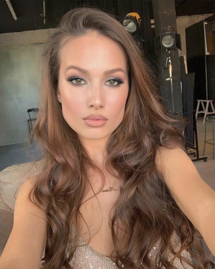 Арина Дроздецкая голая