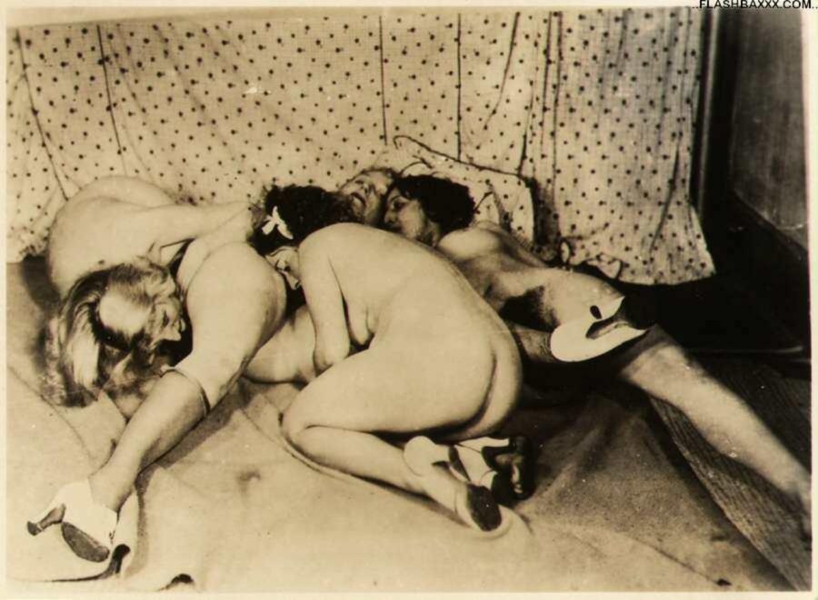 Старые эротические снимки