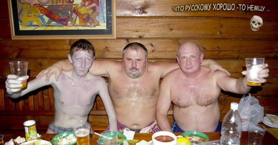 Красивые девушки и парни в бане