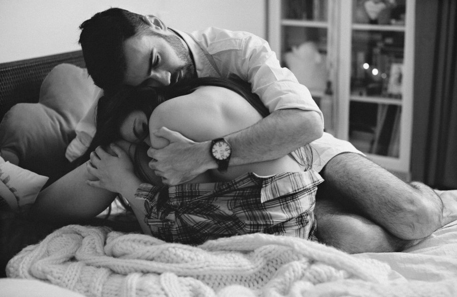 В нежных объятьях