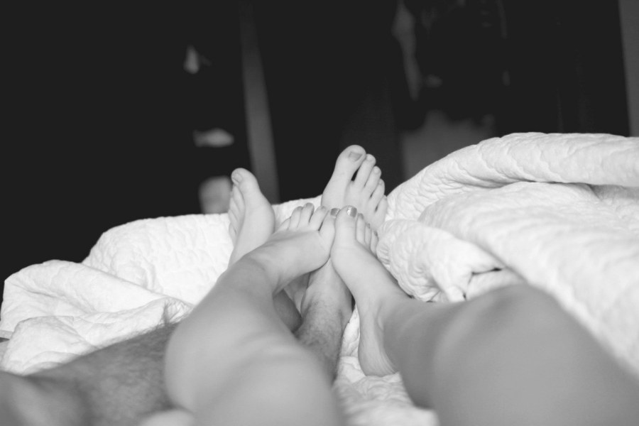 Обнимашки под одеялом