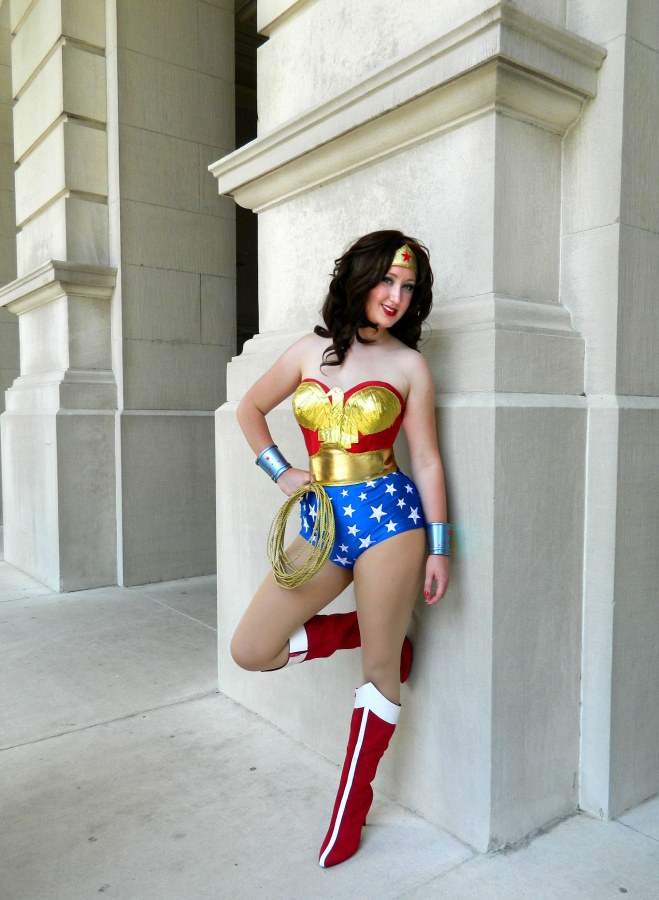 Вандер Вумен +18 косплей