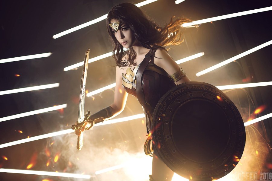 Вандер Вумен косплей nude