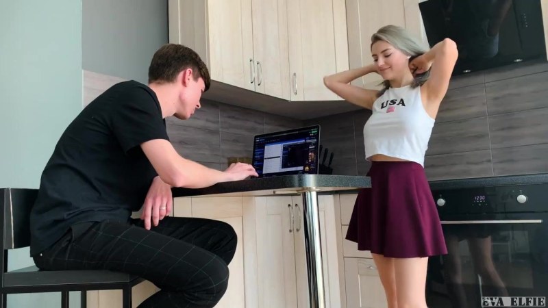 Парень Евы Эльфи