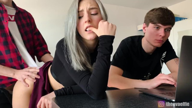 @Beaver207:ева Эльфи измена за спиной