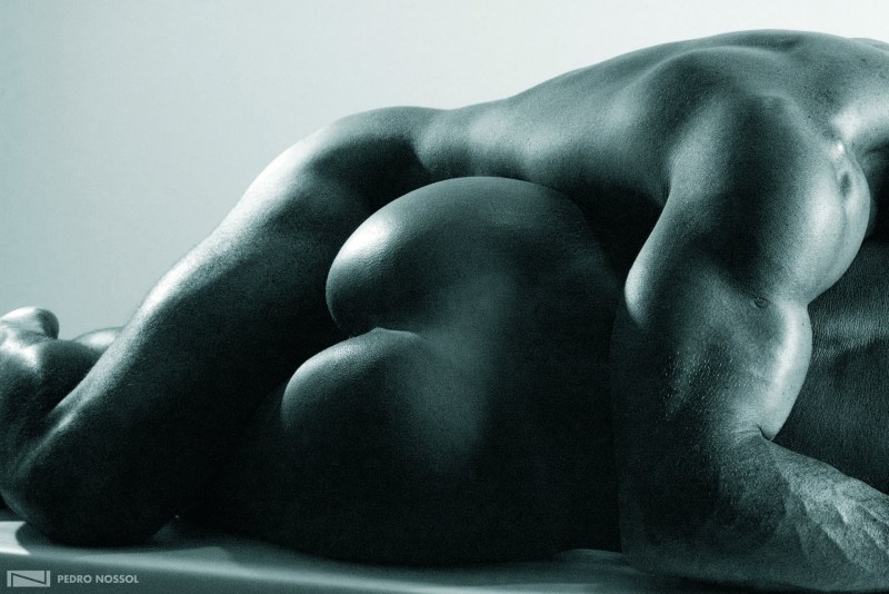 Голый модель Dionisio Heiderscheid gay