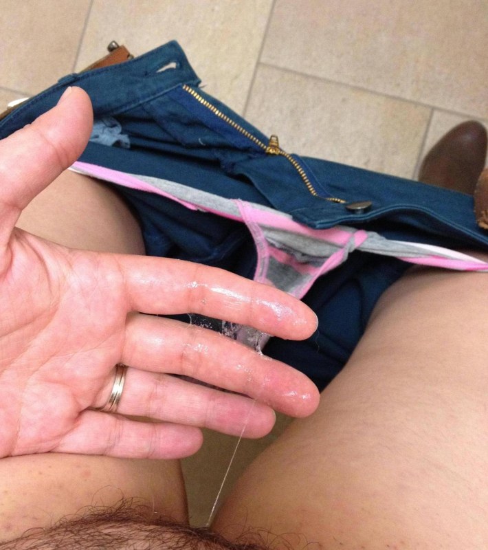 Дрочка на женские трусики