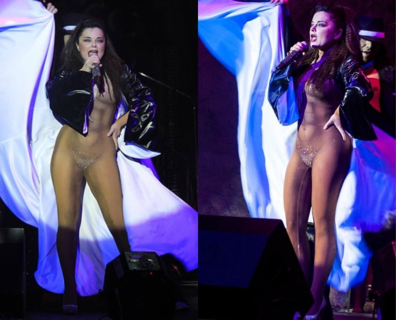 Майли Сайрус без трусиков на сцене